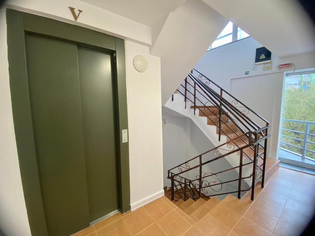 Kpm Downtown Apartments Bucureşti Ngoại thất bức ảnh