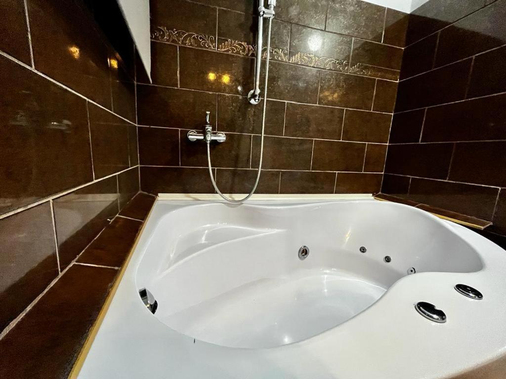 Kpm Downtown Apartments Bucureşti Ngoại thất bức ảnh