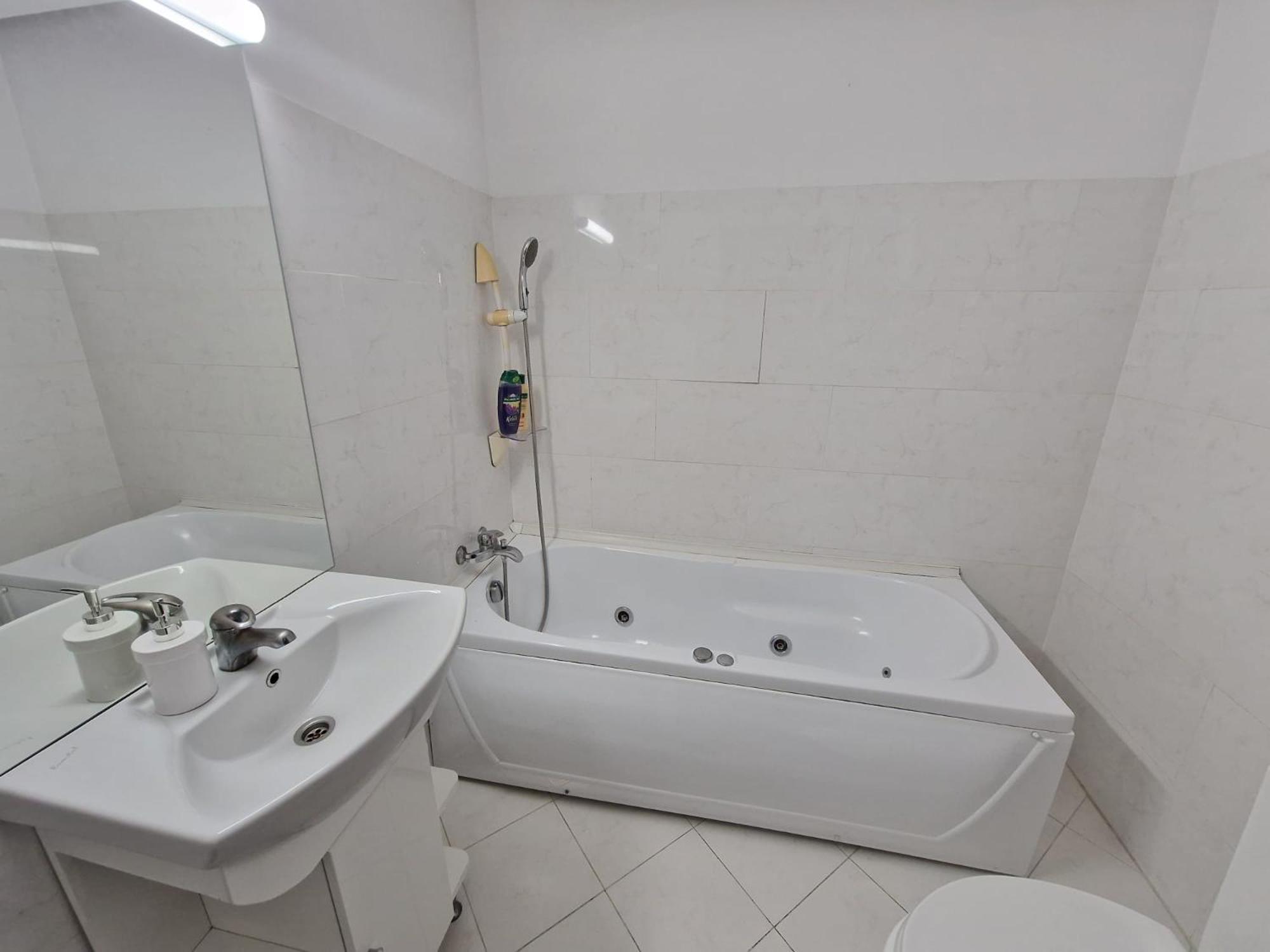 Kpm Downtown Apartments Bucureşti Ngoại thất bức ảnh